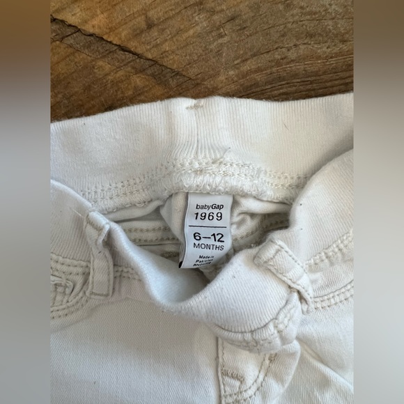 Baby Gap white jeans, stretch waist. - Picture 2 of 5